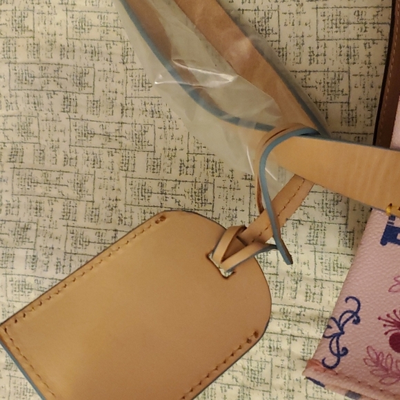 Disney Dooney & Bourke 2014 Princess Half Marathon Weekened‎ Bag - Picture 4 of 16